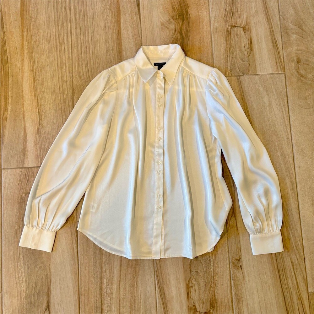 Ann Taylor Blouse Womens XS Ivory Satin Button-Front Collared Long Sleeve